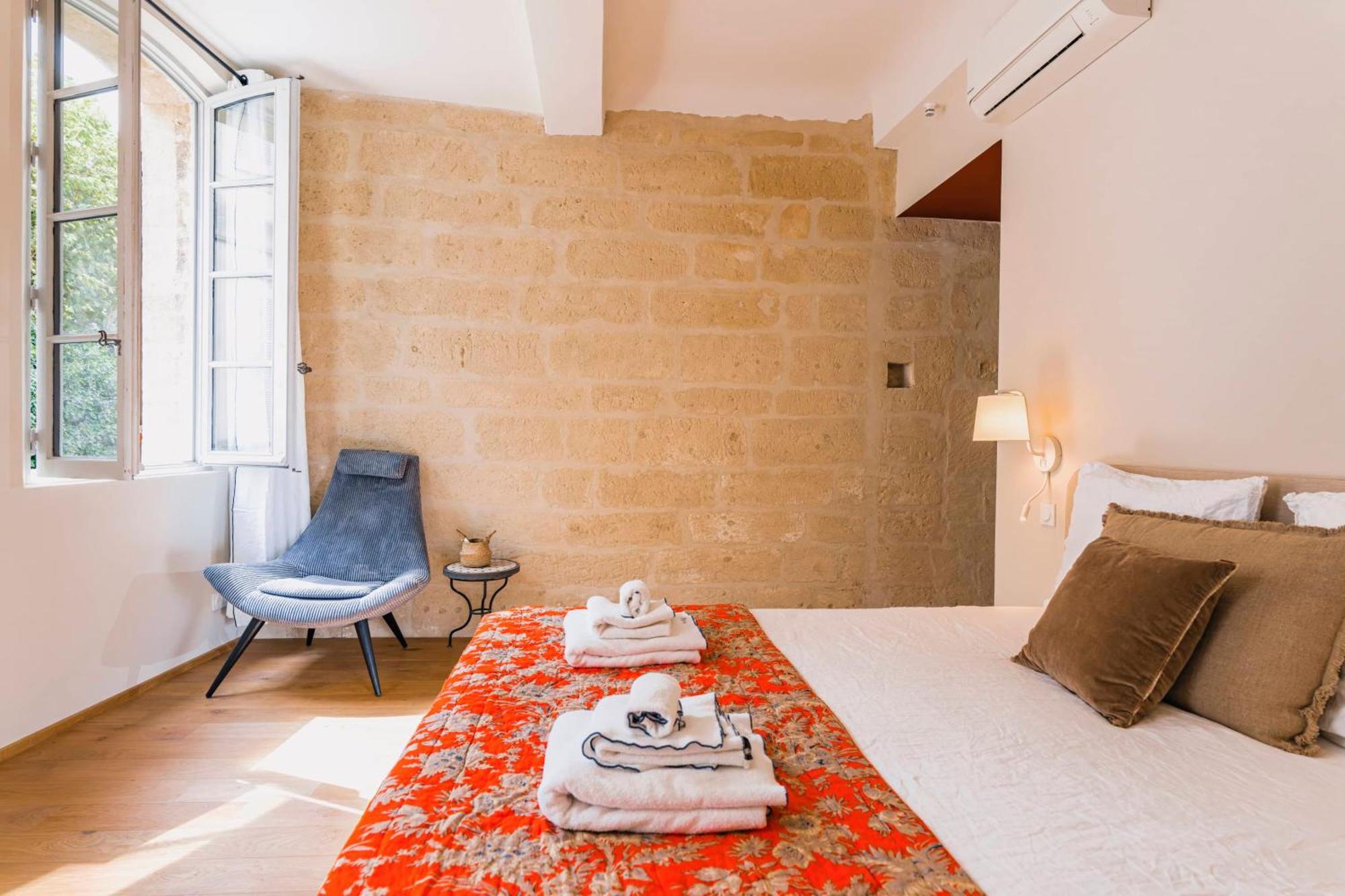 Le Petit Avignon - Chambres & Appartement A Deux Pas Du Pont D'Avignon Et Du Palais Des Papes Экстерьер фото